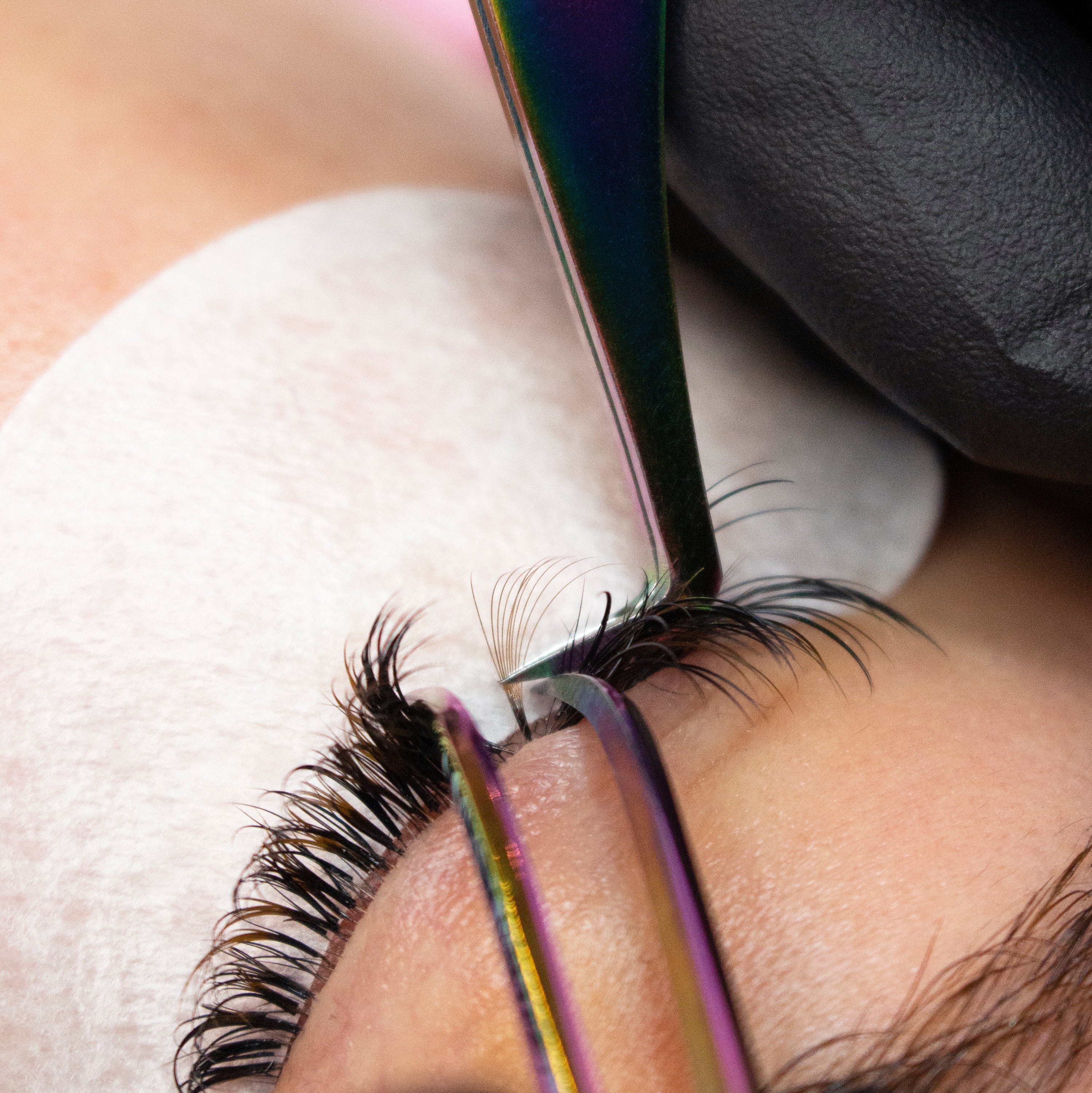 How to keep and retain lash clients