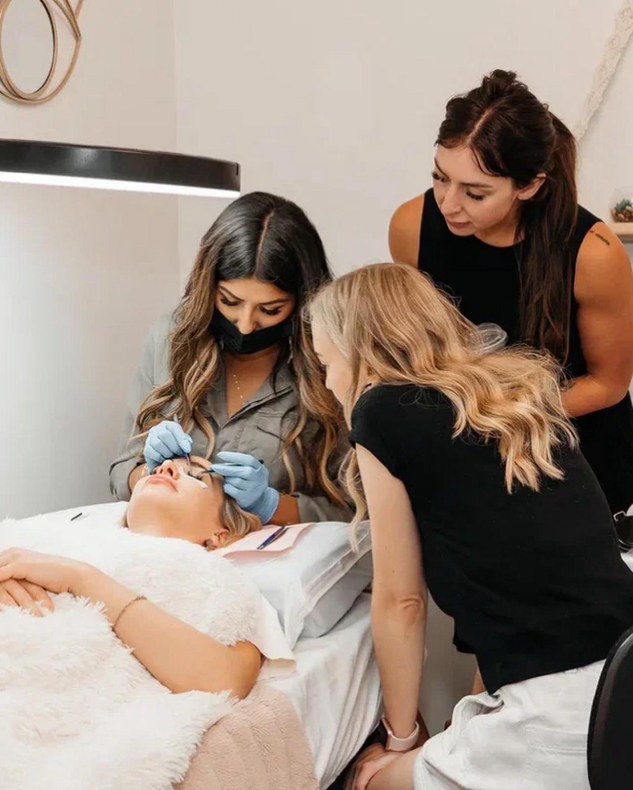 Certified lash etchnician demonstrating lashing techniques