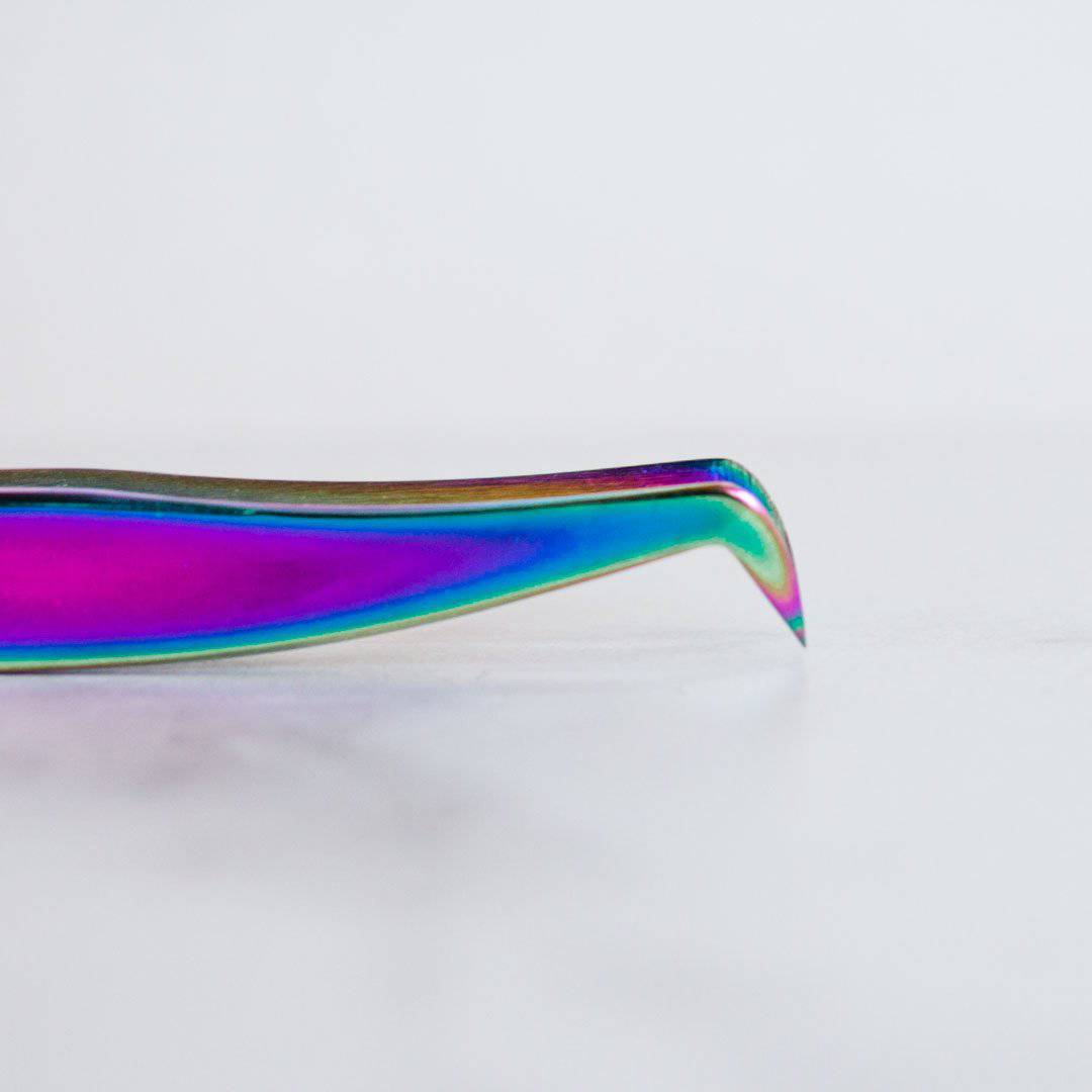Close up view of the Signature Series Boot Lash Tweezer