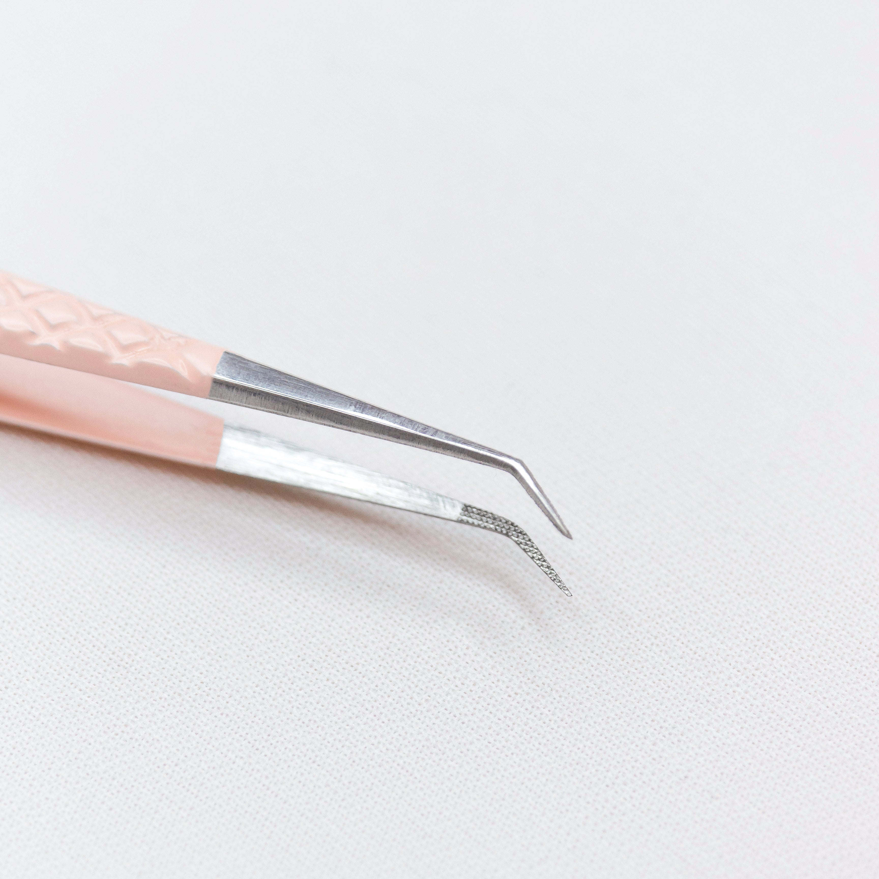 Close up view of the 45º angled tips