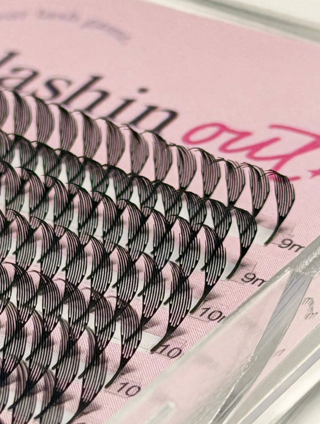 Airy Anime lash extensions for lash artists, 3D printed manga or Anime lash extension pre made spikes