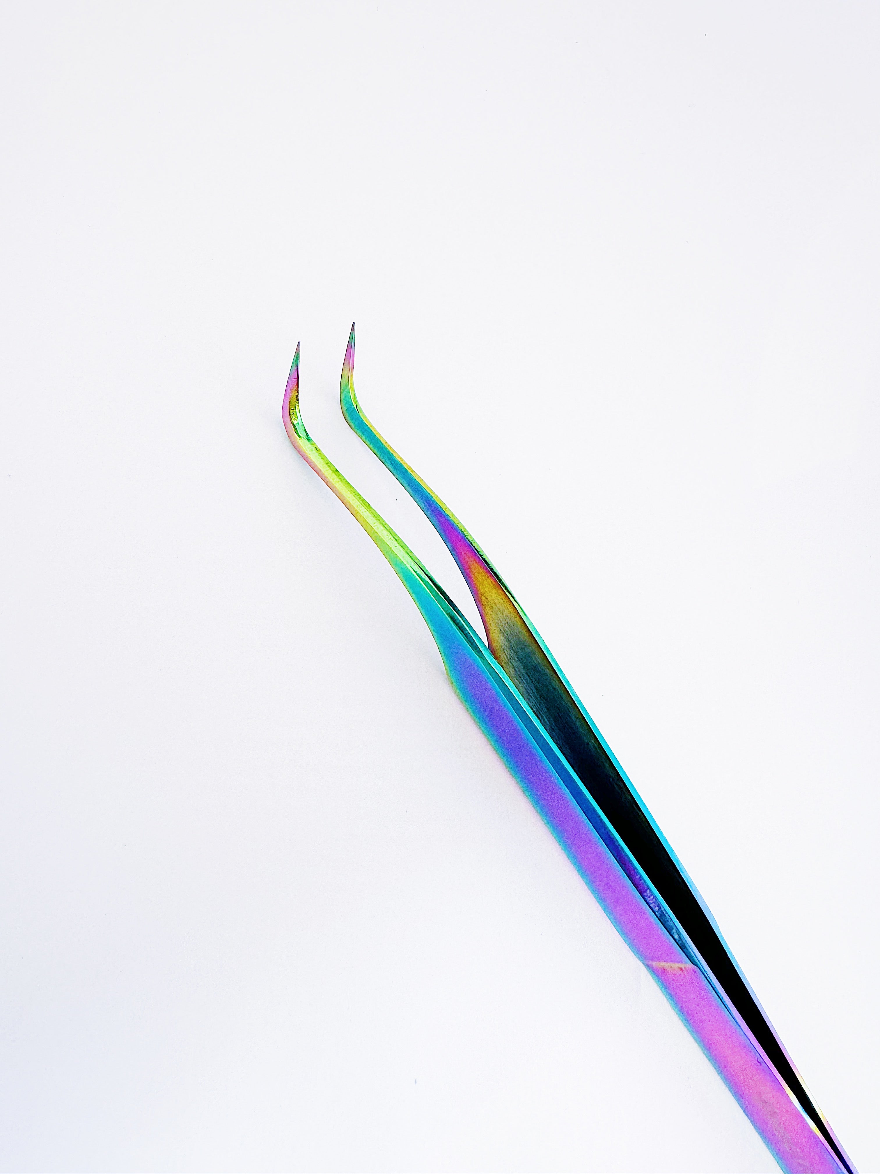 Top view of the Signature Series Precision Curve Tweezer