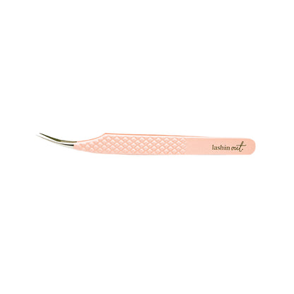Side view of the Moon Curved Blush Nano Tip Lash Tweezer. The tips of the tweezer are curved upwards.
