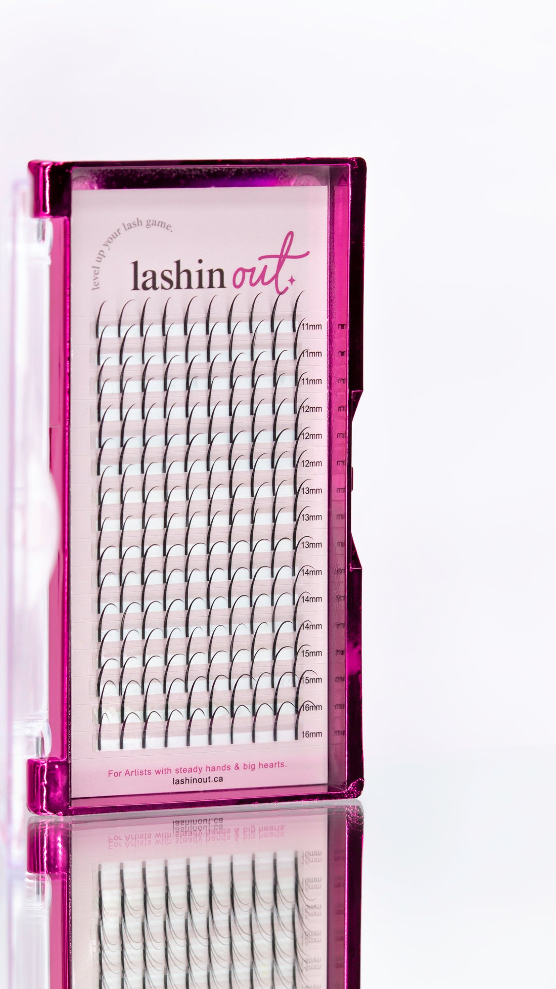 A full tray of pre-made lash spikes. There are 16 rows of pre-made lash spikes with 10 spikes per row. There are varying lengths from 11-16 mm. 